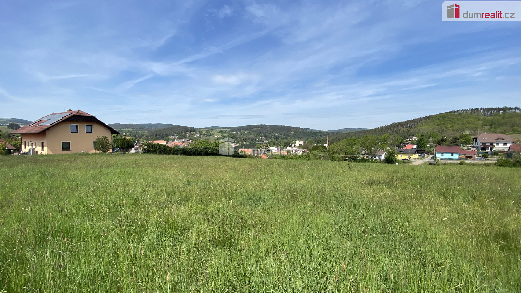 Prodej stavebního pozemku 1 100 m²