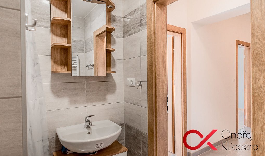 Pronájem bytu 2+kk 44 m², Milovice – náhled fotky 6