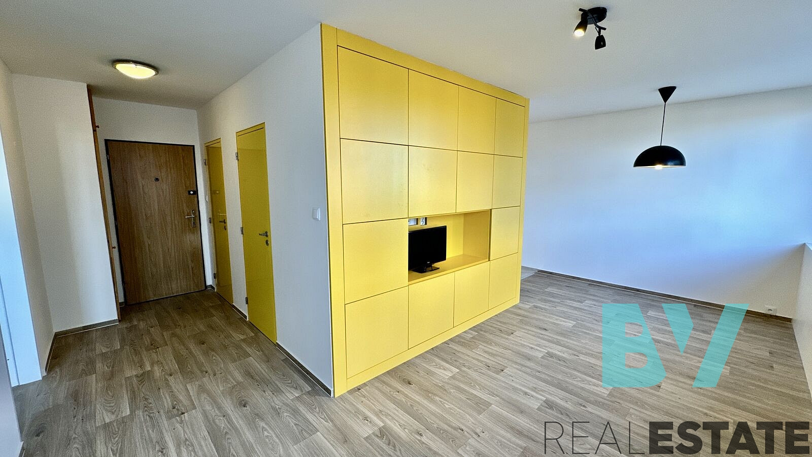 Pronájem bytu 2+kk 51 m² — photo 2