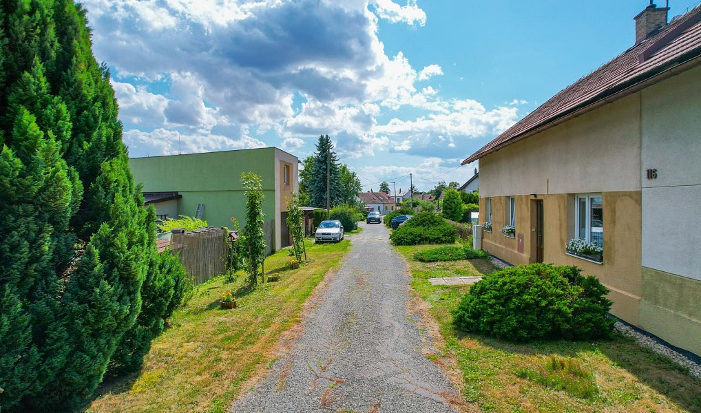 Prodej domu 228 m² s pozemkem 842 m², Holice – náhled fotky 13