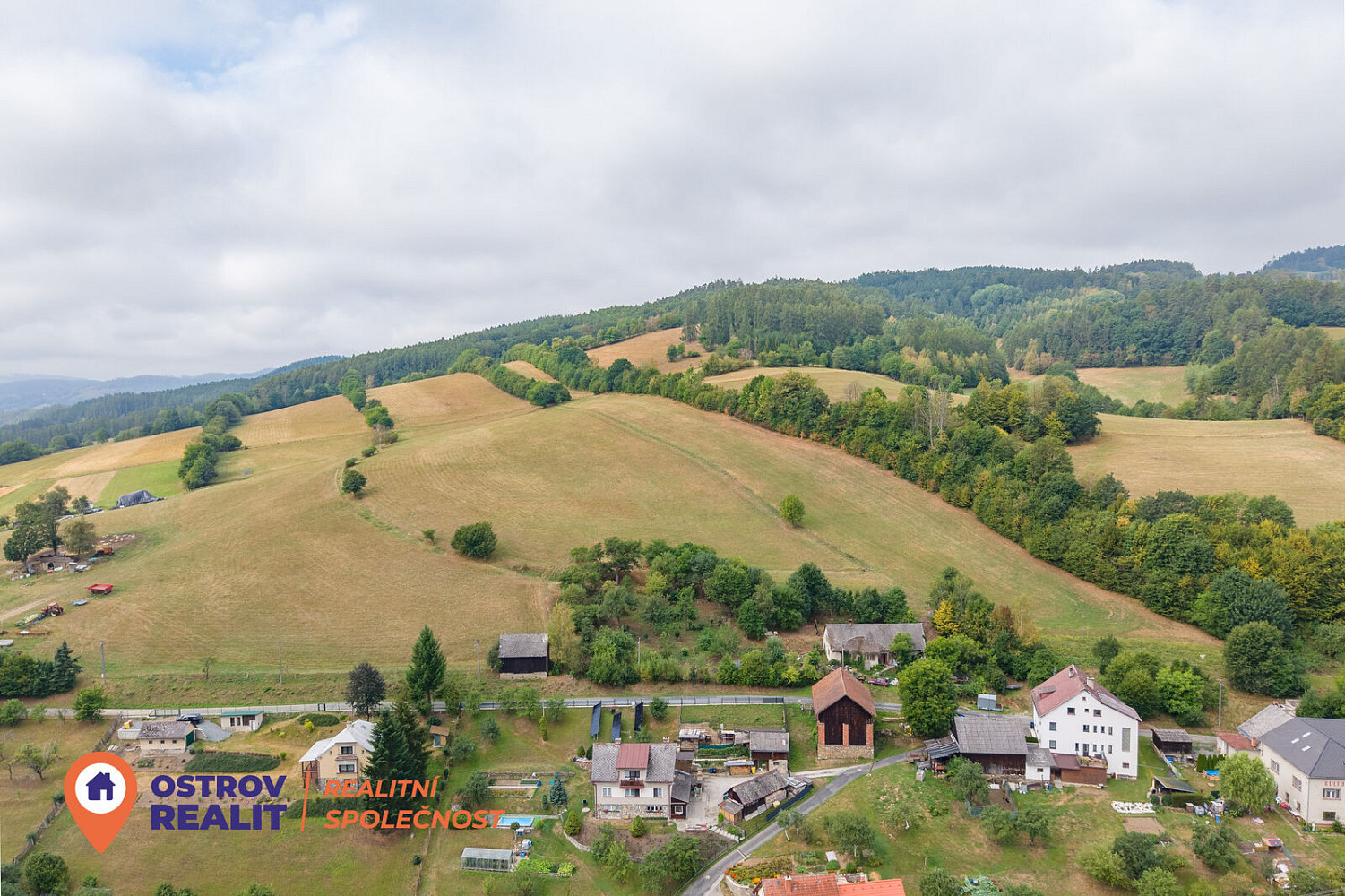 Prodej stavebního pozemku 2 113 m² – fotografie 3