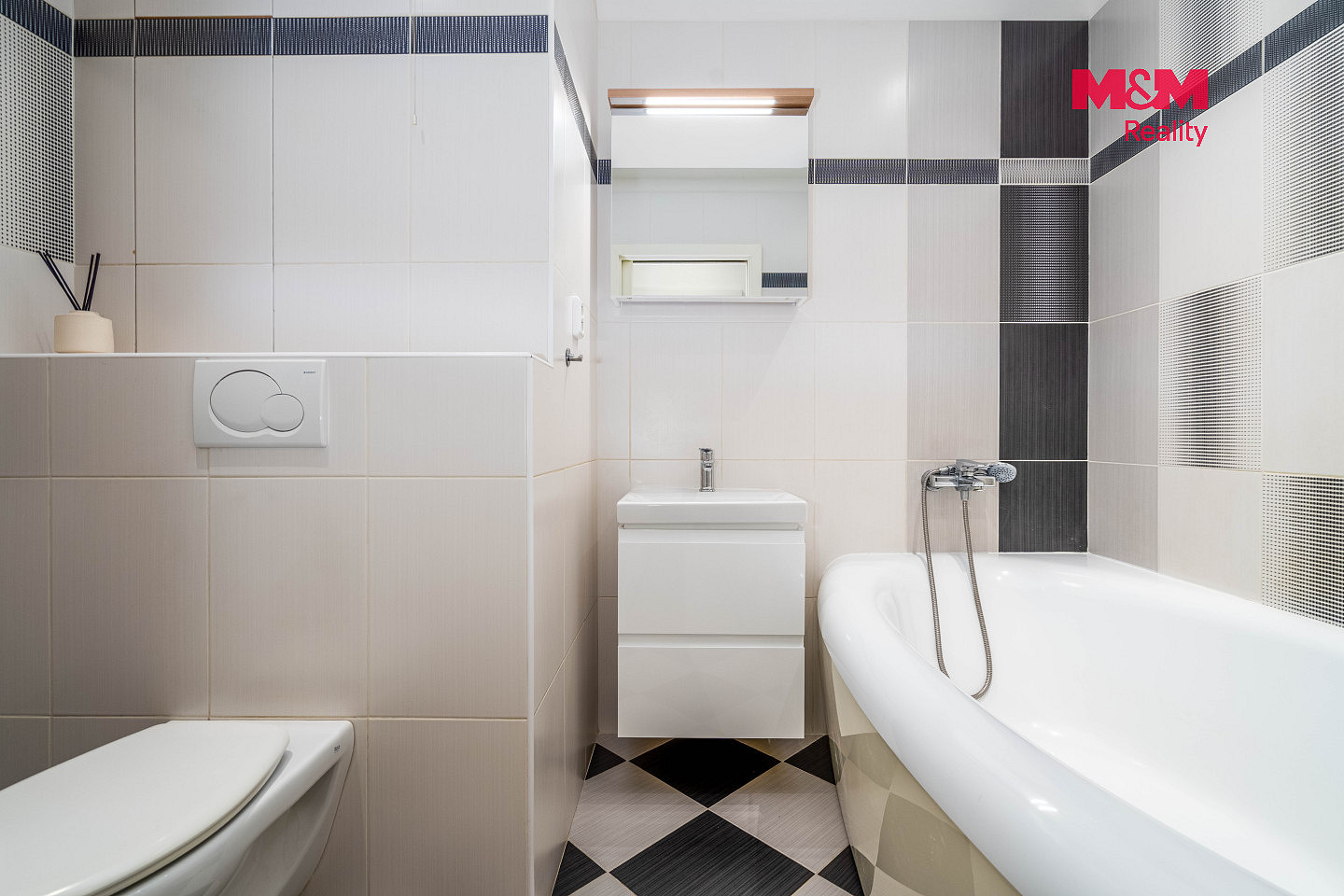 Pronájem bytu 3+kk 67 m² – fotografie 3