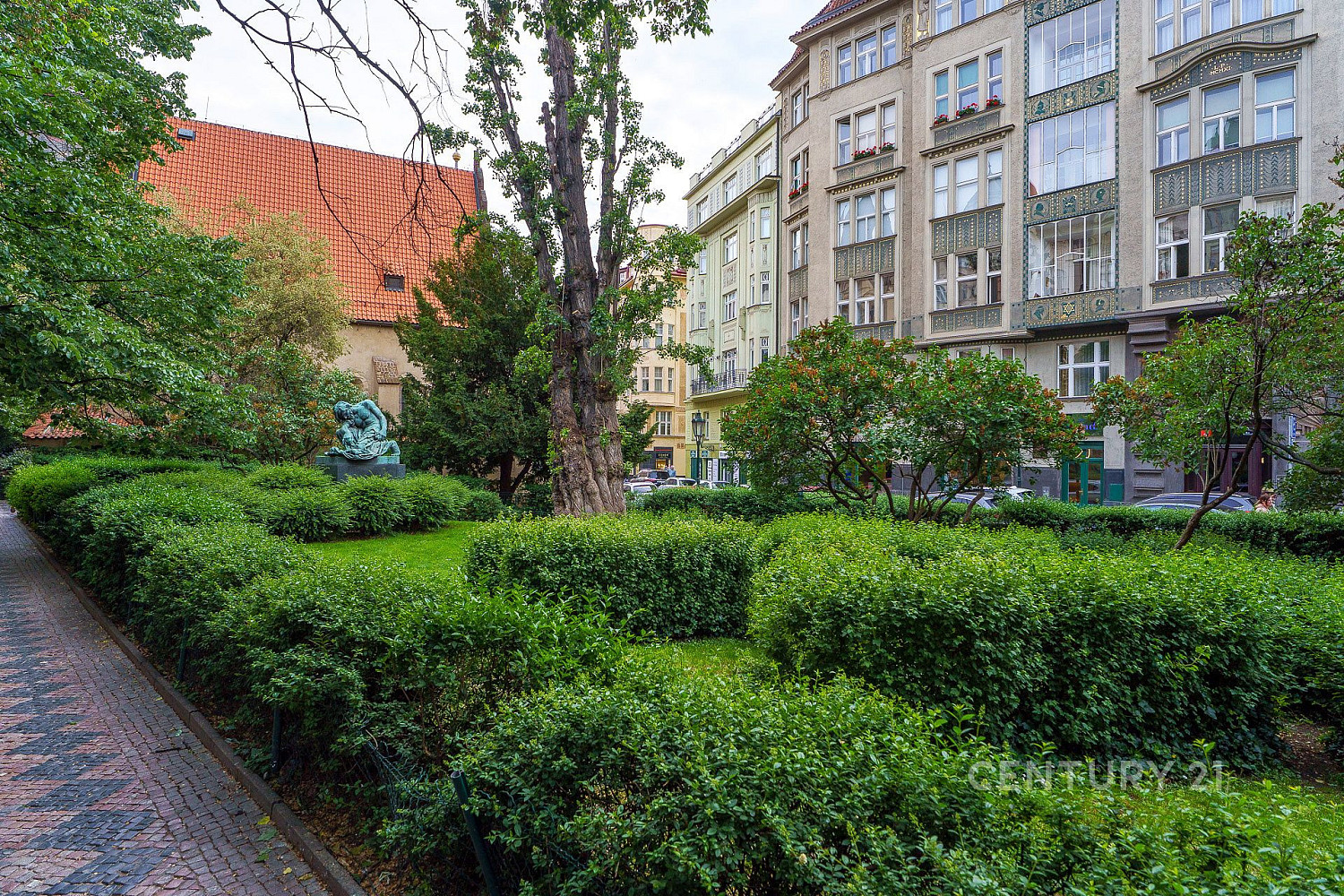 Pronájem bytu 2+kk 90 m² – fotografie 3