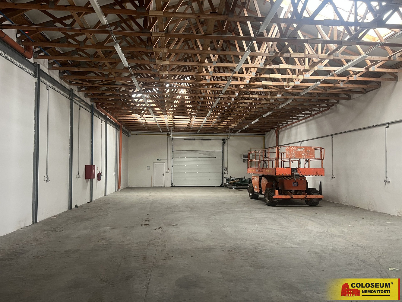 Pronájem skladovacích prostor 350 m²