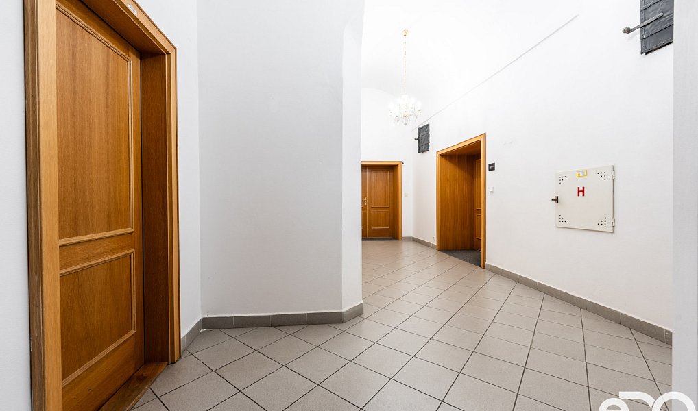 Pronájem kanceláře 193 m², Kolín – náhled fotky 17