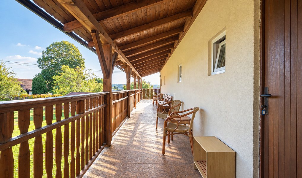 Prodej ubytovacího objektu 1 050 m², Varvažov – náhled fotky 15