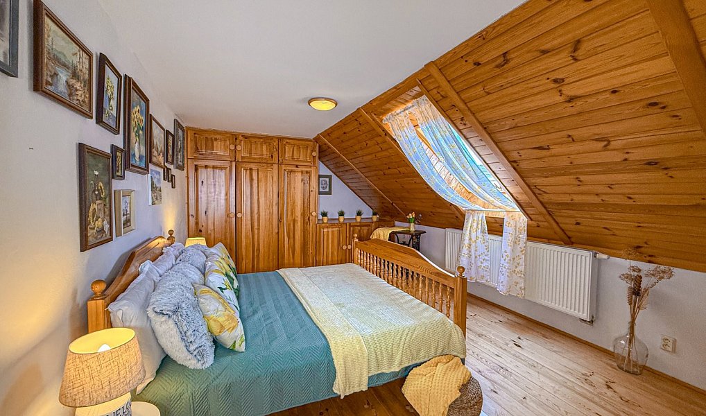 Prodej domu 206 m² s pozemkem 1 607 m², Újezdec – náhled fotky 10