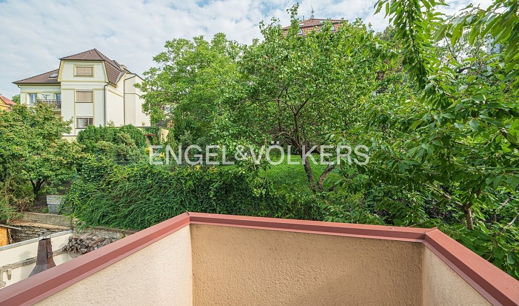 Pronájem bytu 4+1 149 m², Praha – náhled fotky 8