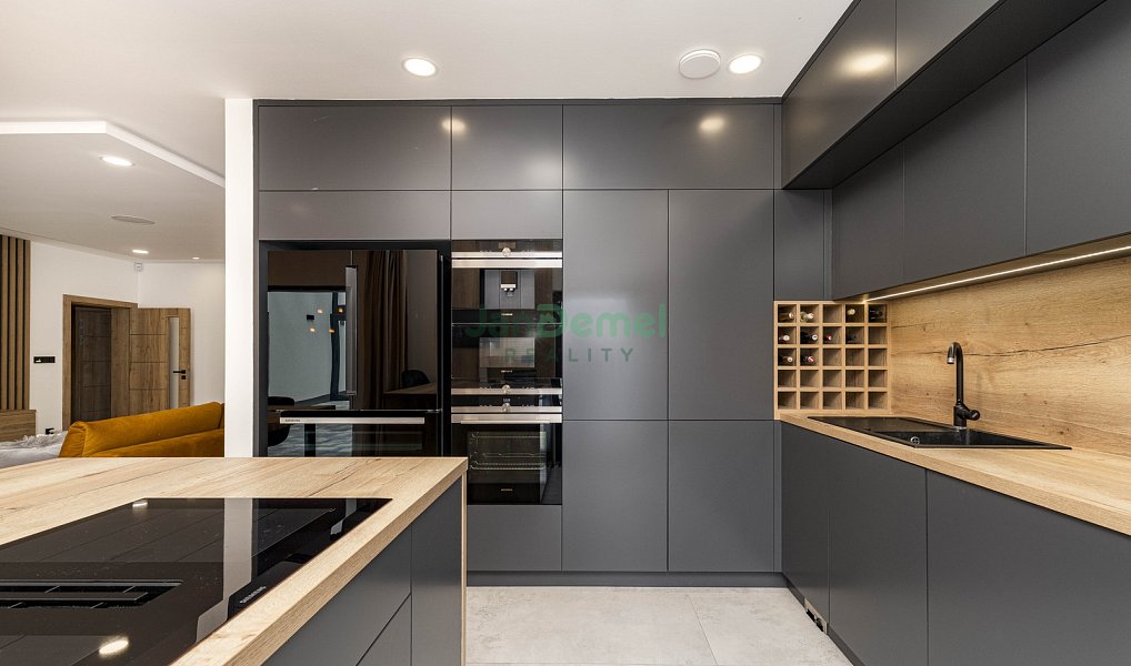 Prodej domu 199 m² s pozemkem 1 598 m², Píšť – náhled fotky 11