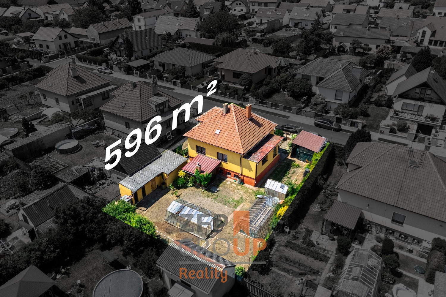 Prodej domu 165 m² s pozemkem 596 m² – fotografie 2