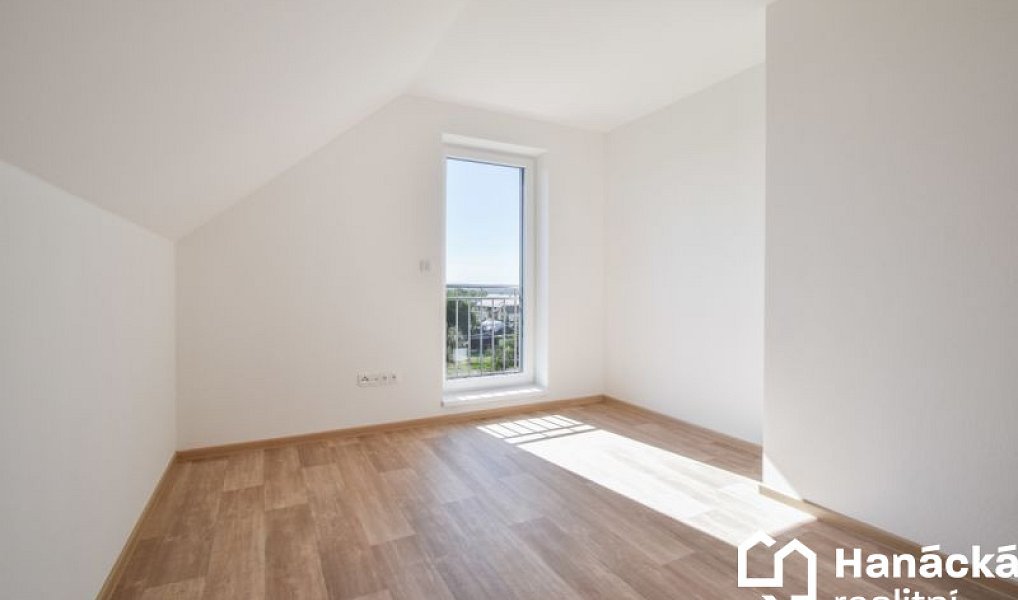 Prodej domu 160 m² s pozemkem 360 m², Holešov – náhled fotky 12