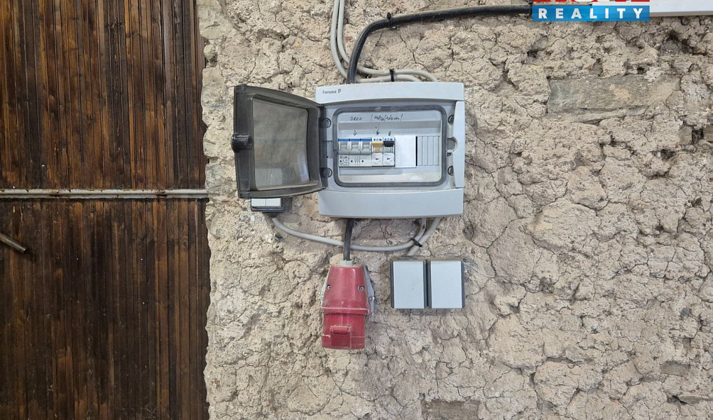 Pronájem skladovacích prostor 350 m², Bykoš – náhled fotky 8