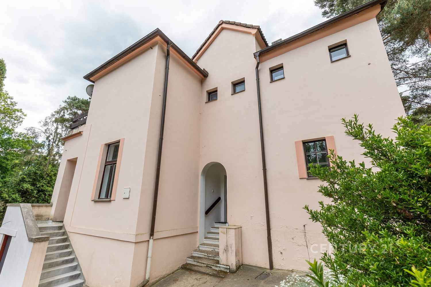 Prodej domu 260 m² s pozemkem 687 m²