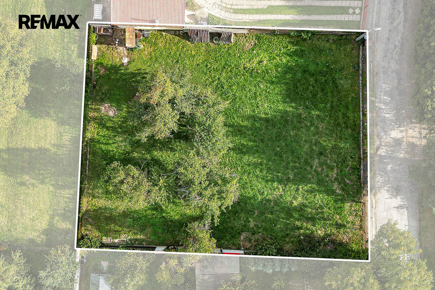 Prodej stavebního pozemku 813 m² – fotografie 2
