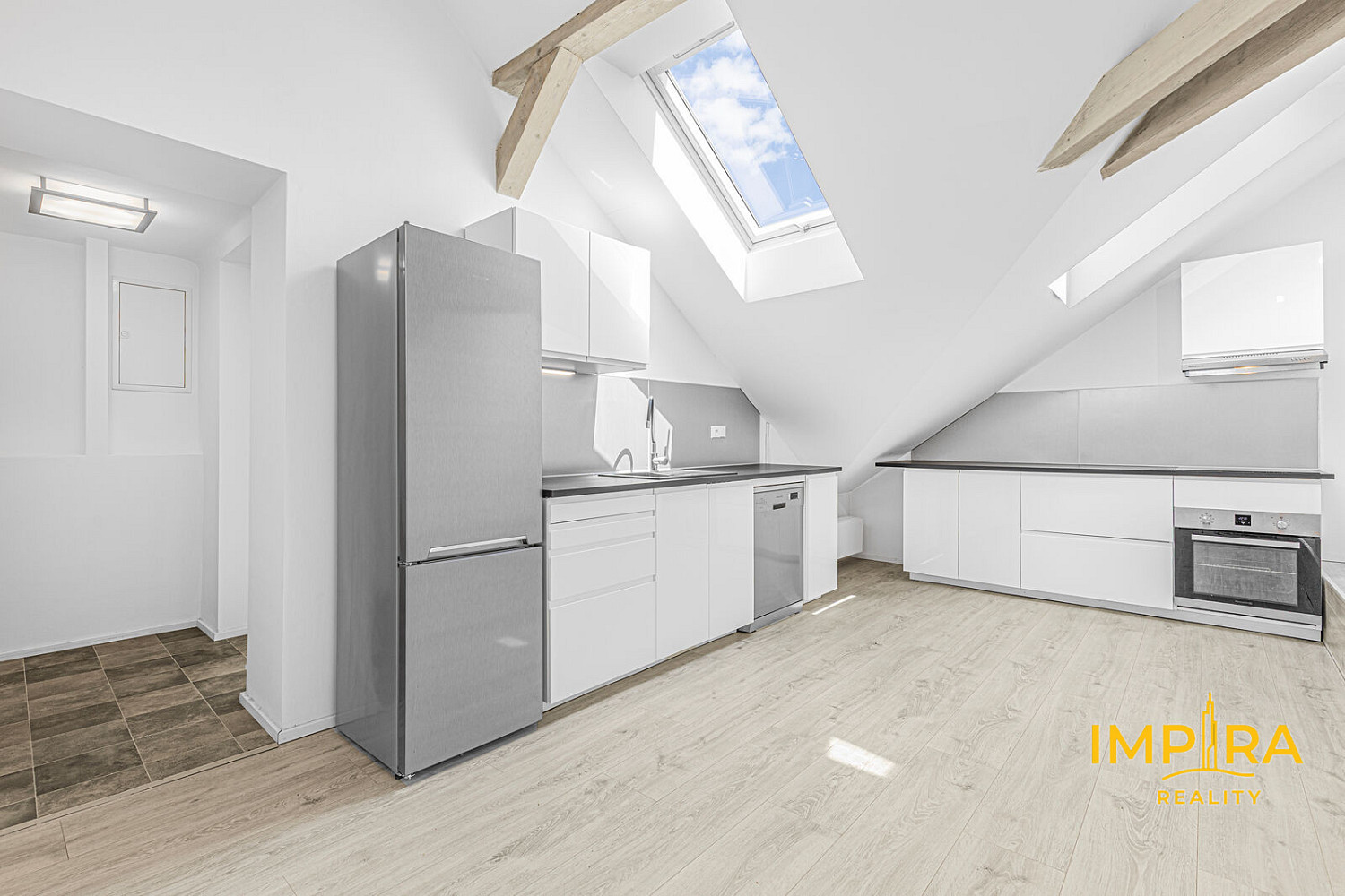Pronájem bytu 3+kk 85 m²