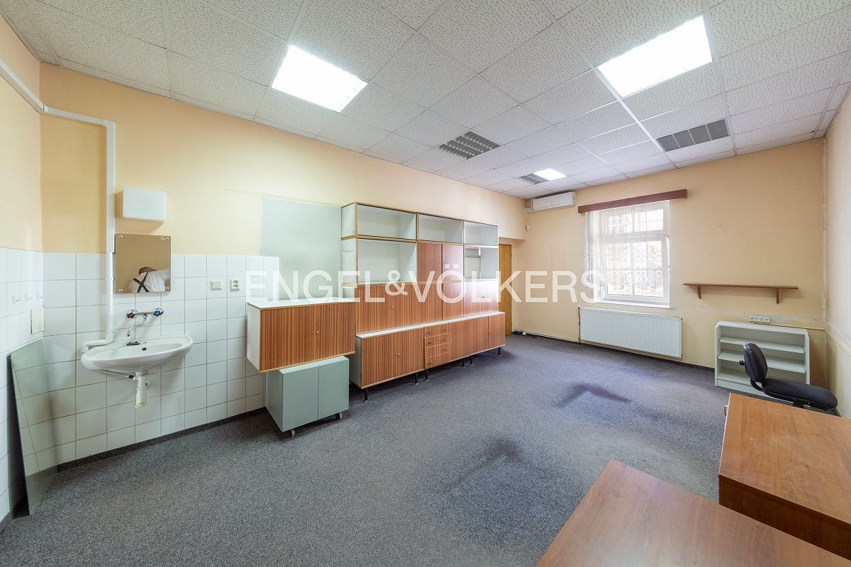 Pronájem kanceláře 58 m² – fotografie 4