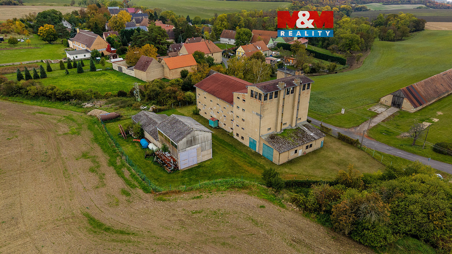 Prodej zemědělského objektu 2 000 m²