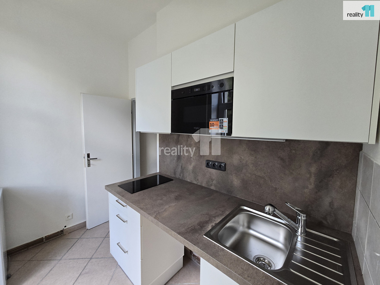 Pronájem kanceláře 75 m² — photo 3