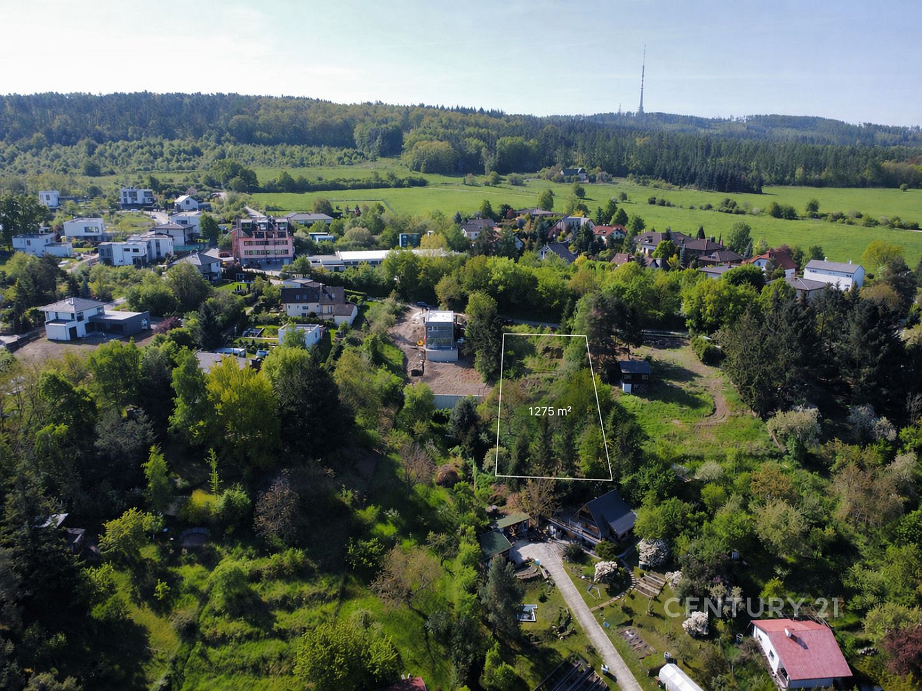 Prodej stavebního pozemku 1 275 m²