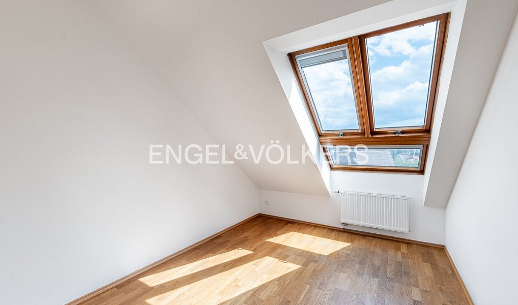 Pronájem bytu 4+1 147 m², Praha – náhled fotky 5