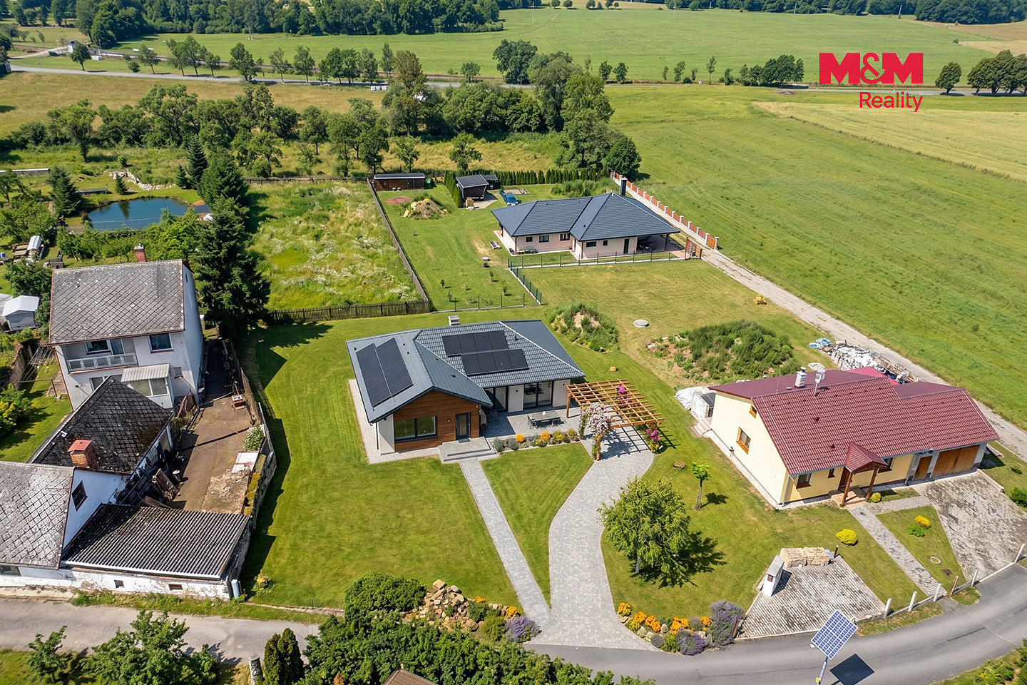 Prodej stavebního pozemku 1 112 m² – fotografie 3