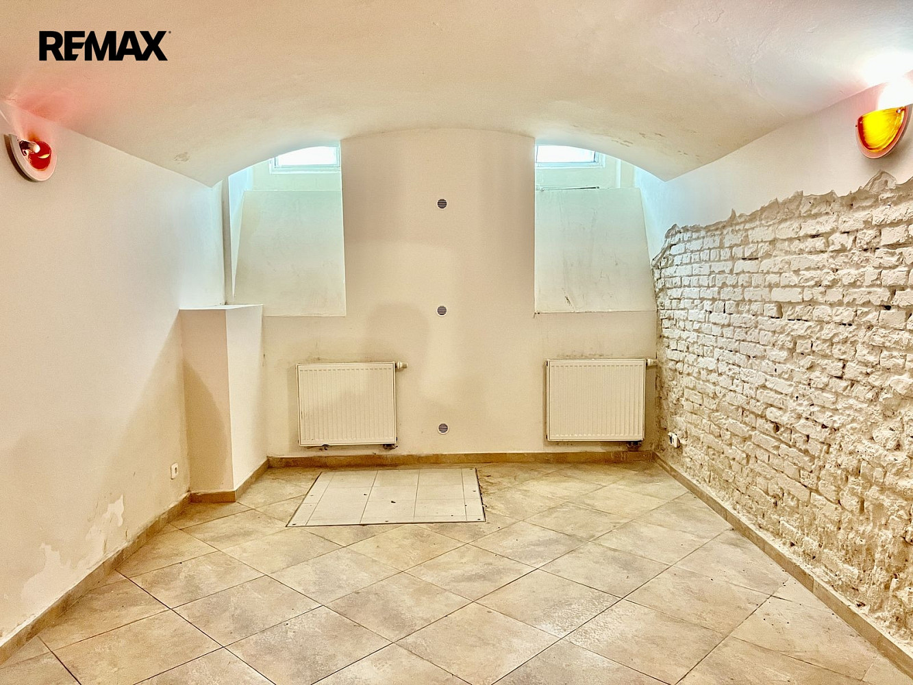 Pronájem komerčního objektu (jiného typu) 95 m² — photo 3