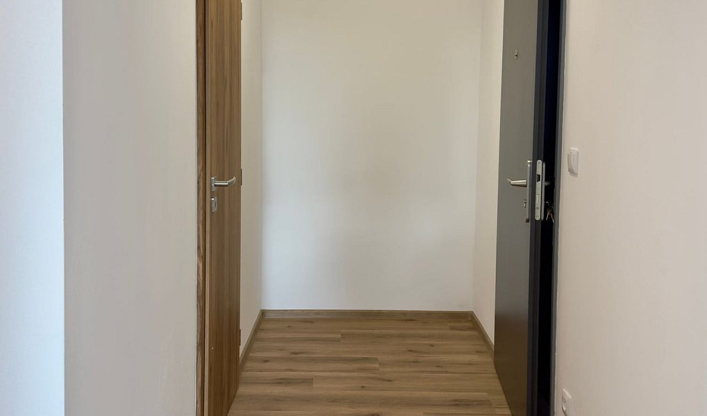 Pronájem bytu 2+kk 75 m², Dašice – náhled fotky 11