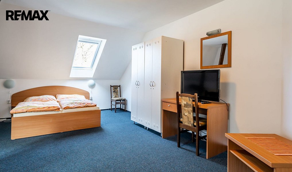 Prodej ubytovacího objektu 818 m², Karolinka – náhled fotky 7