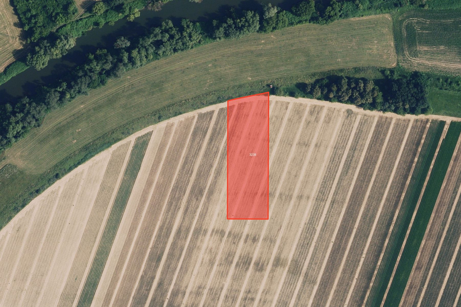 Prodej pole 2 892 m²