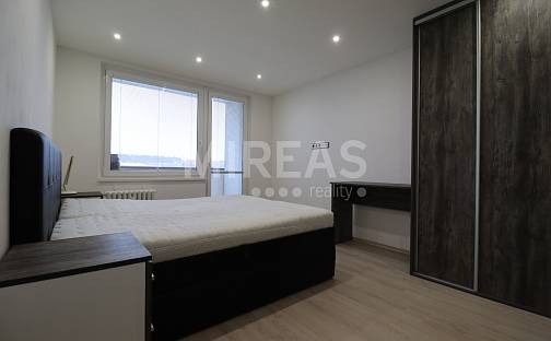 Pronájem bytu 2+1 61 m², Průběžná, Milovice - Mladá, okres Nymburk