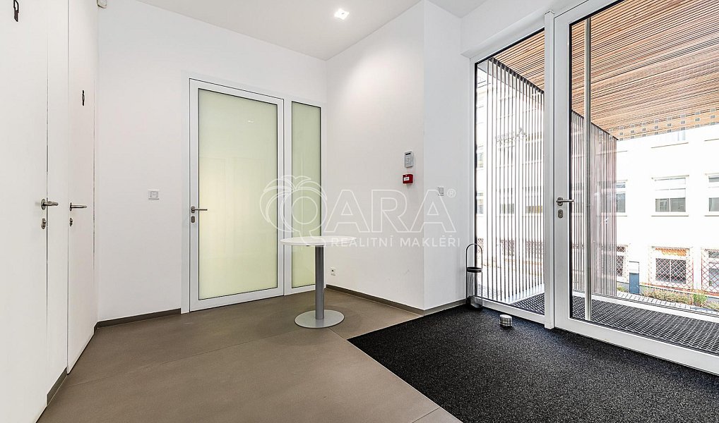 Pronájem kanceláře 240 m², Praha – náhled fotky 6