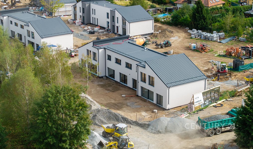 Prodej domu 150 m² s pozemkem 614 m², Kamenice – náhled fotky 2