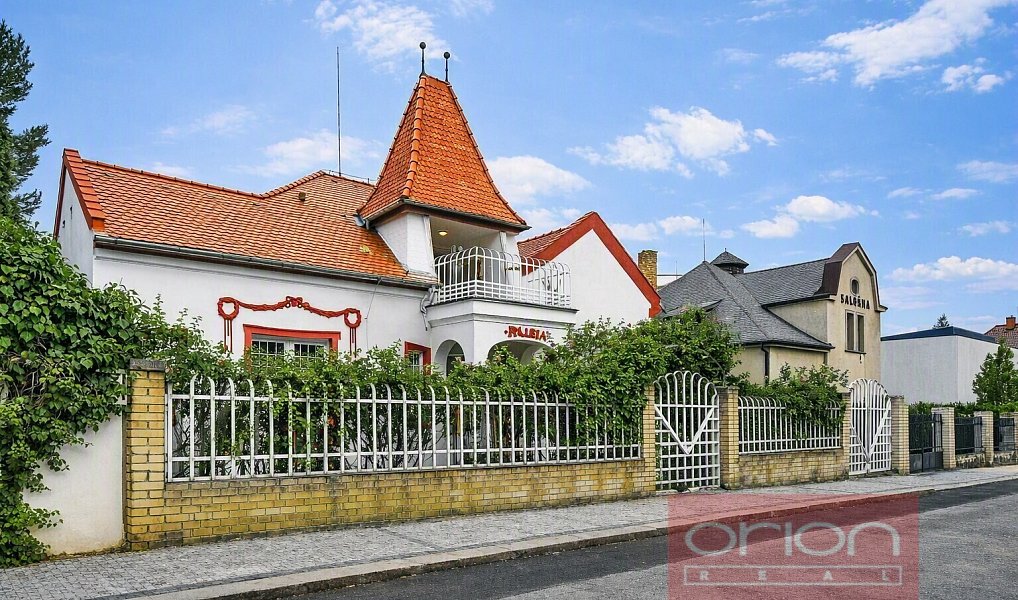 Prodej domu 392 m² s pozemkem 788 m², Praha – fotka 1 z 10