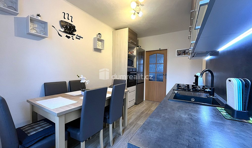 Prodej bytu 2+1 64 m², Cheb – náhled fotky 3