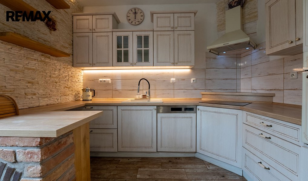 Prodej bytu 3+1 98 m², Vranov nad Dyjí – náhled fotky 2
