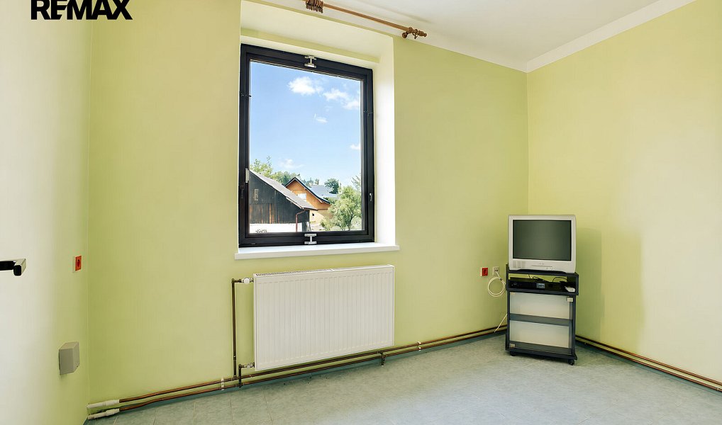 Prodej obchodních prostor 260 m², Bratrušov – náhled fotky 18