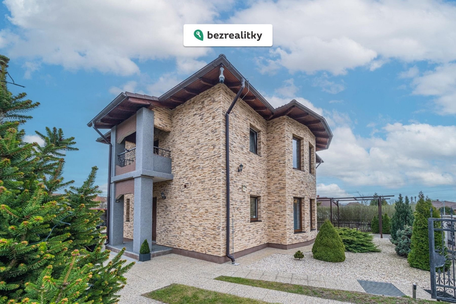 Prodej domu 172 m² s pozemkem 617 m² – pohled 2