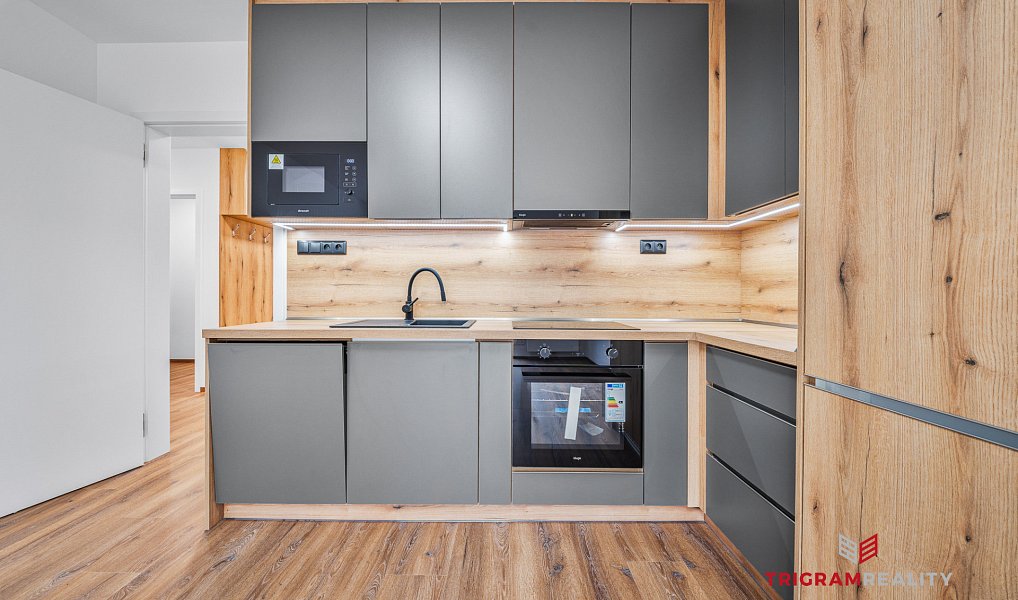 Pronájem bytu 2+kk 60 m², Hradec Králové – náhled fotky 2
