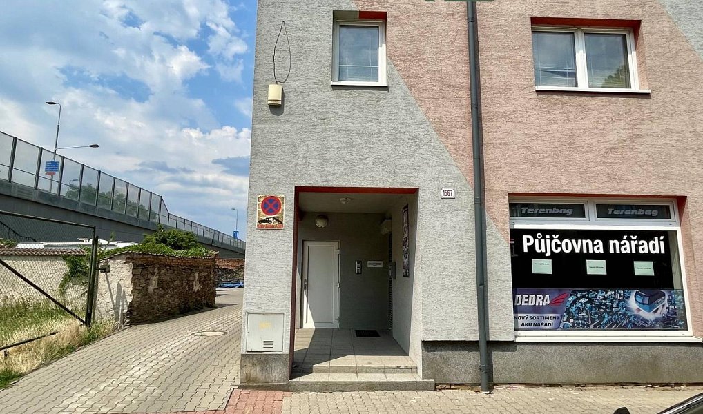 Pronájem obchodních prostor 312 m², Kolín – náhled fotky 3