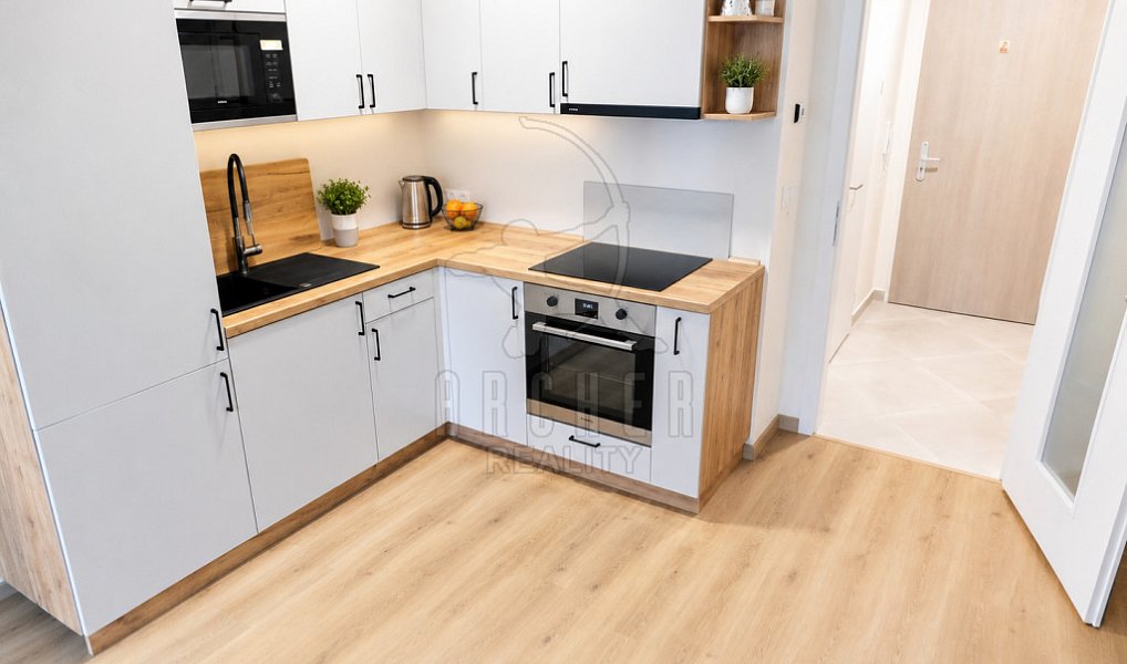 Prodej bytu 1+kk 43 m², Praha – náhled fotky 2