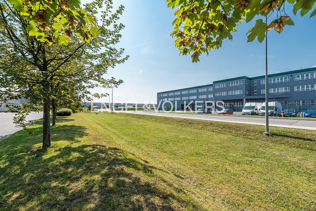 Pronájem skladovacích prostor 200 m² – fotografie 3