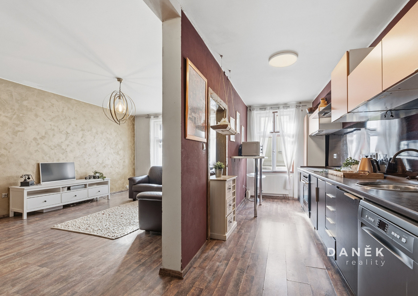 Prodej domu 210 m² s pozemkem 214 m² — photo 2