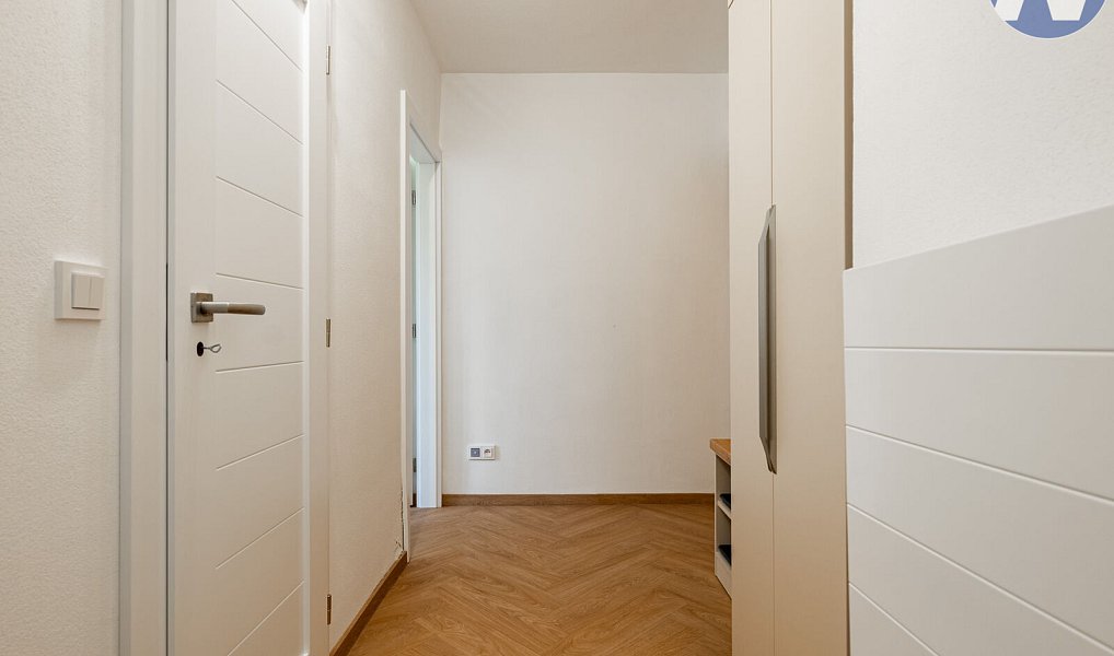 Prodej bytu 2+kk 34 m², Nová Pec – náhled fotky 12