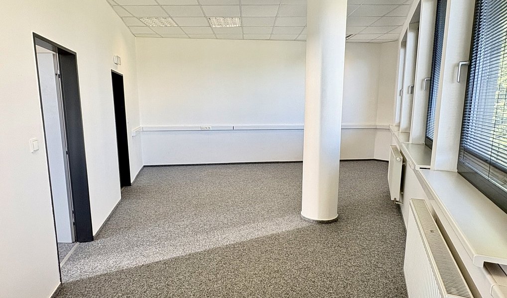 Pronájem kanceláře 72 m², Most – náhled fotky 4