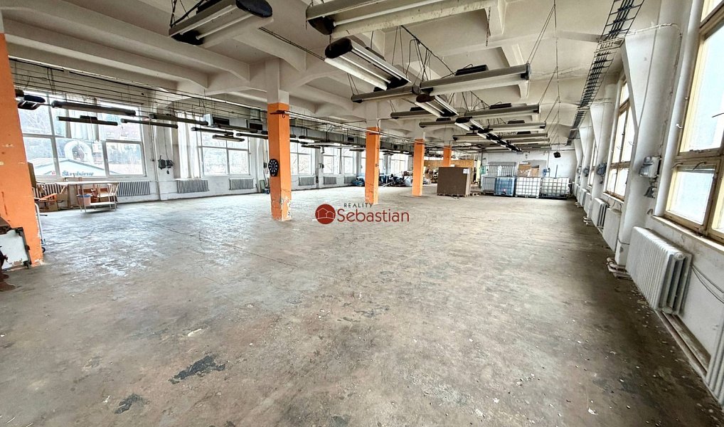 Pronájem kanceláře 1 000 m², Pelhřimov – náhled fotky 2