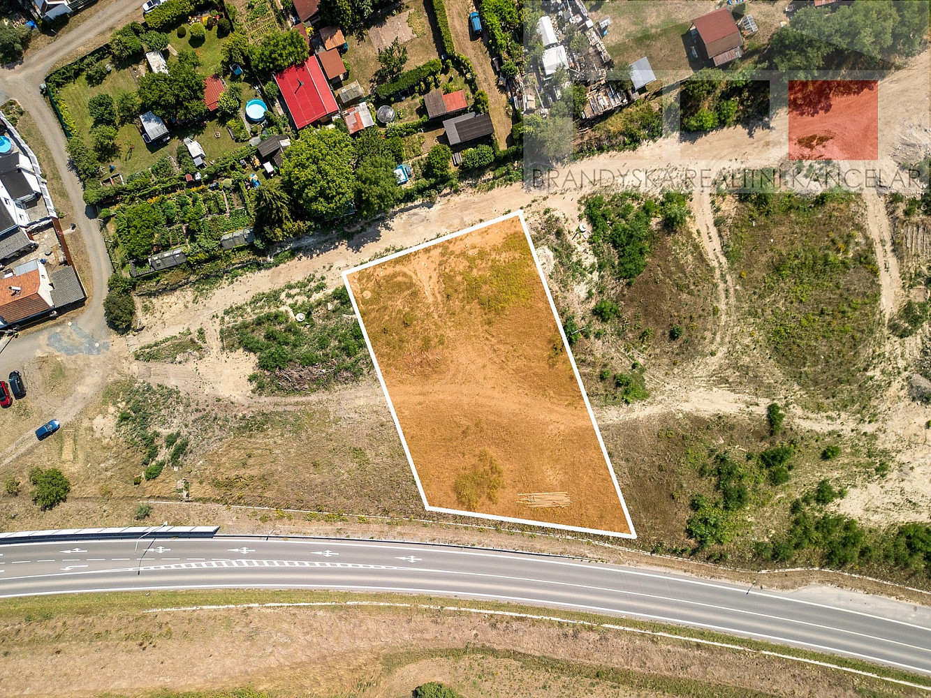 Prodej komerčního pozemku 1 652 m² – fotografie 3