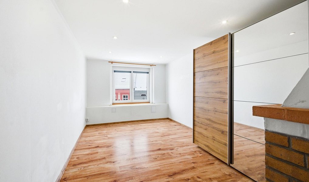 Prodej domu 250 m² s pozemkem 304 m², Jirkov – náhled fotky 6