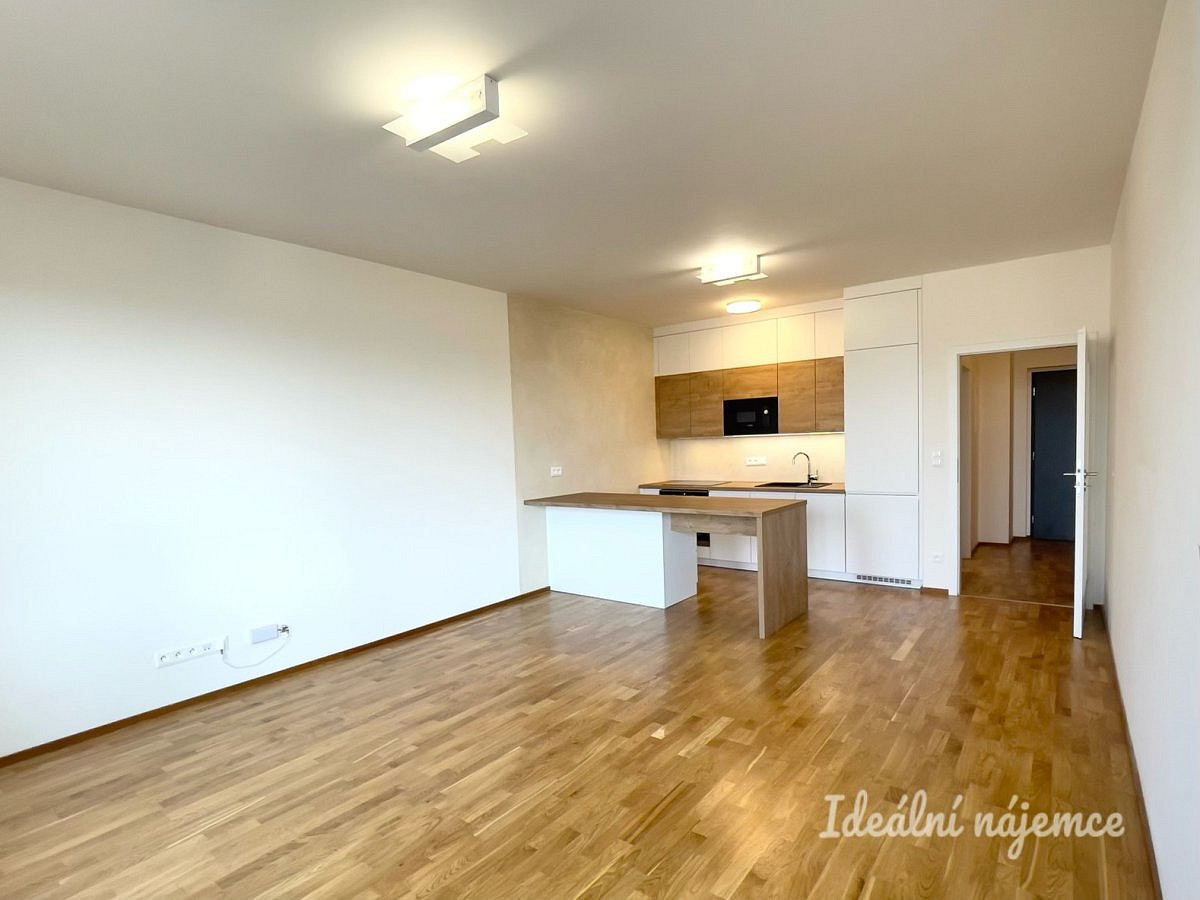 Pronájem bytu 2+kk 57 m² – fotografie 3
