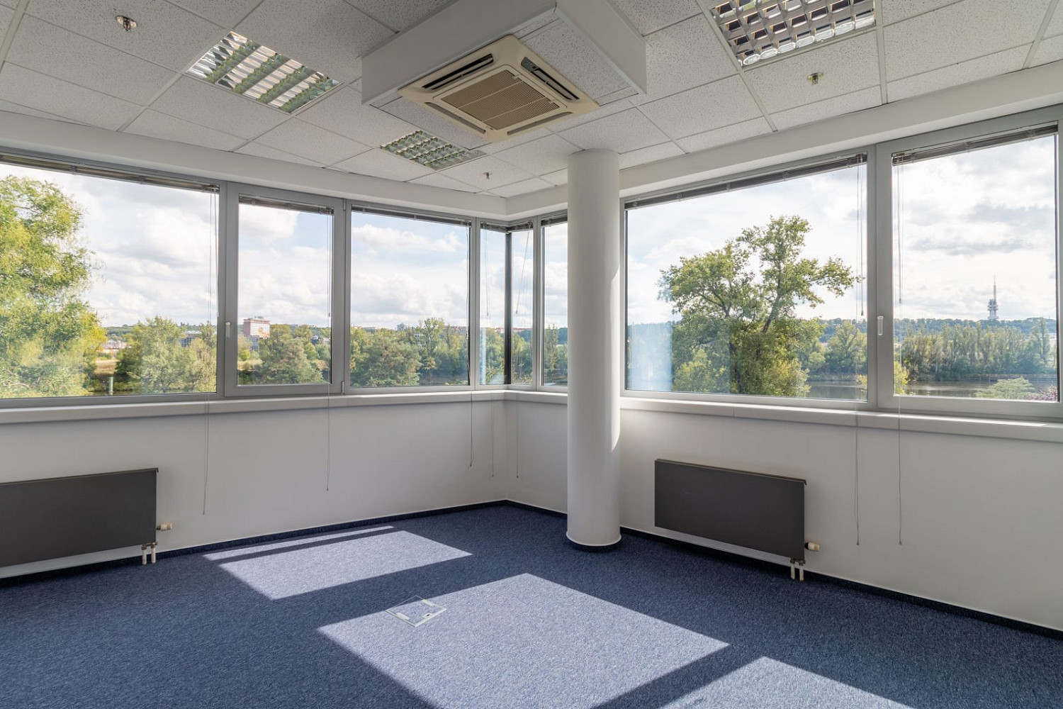 Pronájem kanceláře 284 m² – fotografie 4