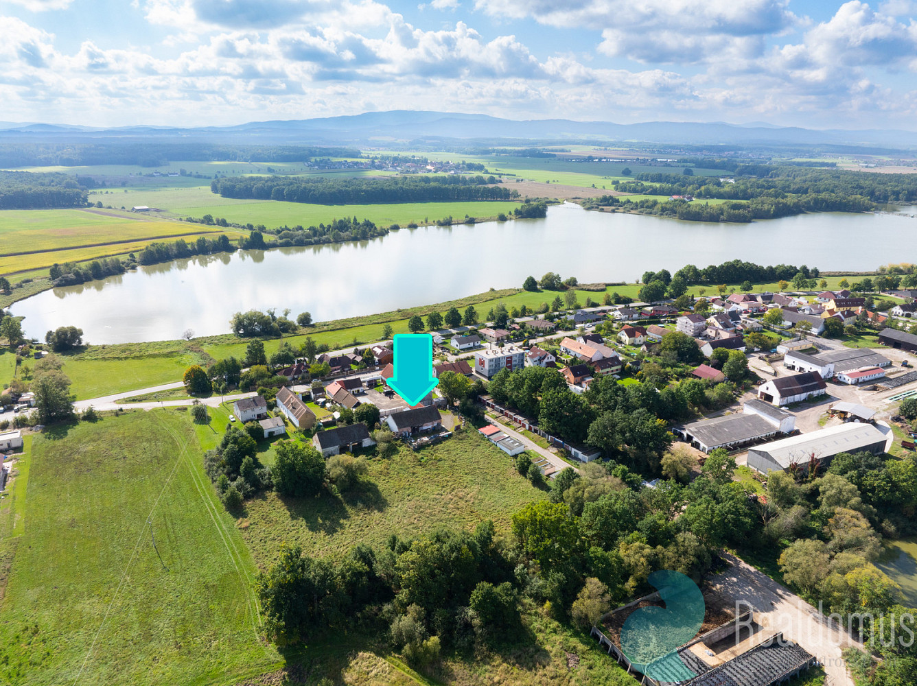 Prodej stavebního pozemku 1 008 m²